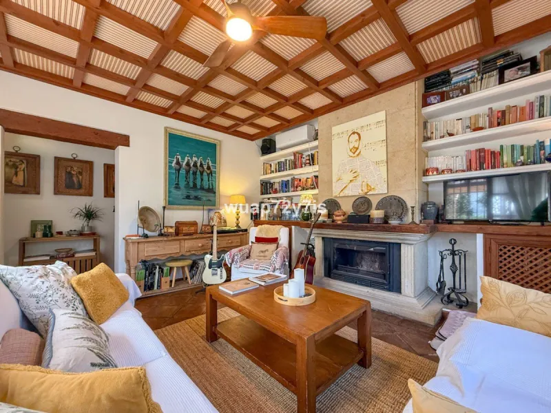 House - Detached Villa в продаже в Marbella, Málaga. В доме 2 спален и 2 ванных комнат. Площадь дома 97 м². Площадь участка 548 м²