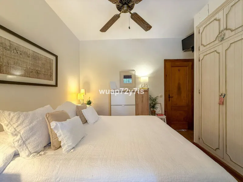 House - Detached Villa в продаже в Marbella, Málaga. В доме 2 спален и 2 ванных комнат. Площадь дома 97 м². Площадь участка 548 м²
