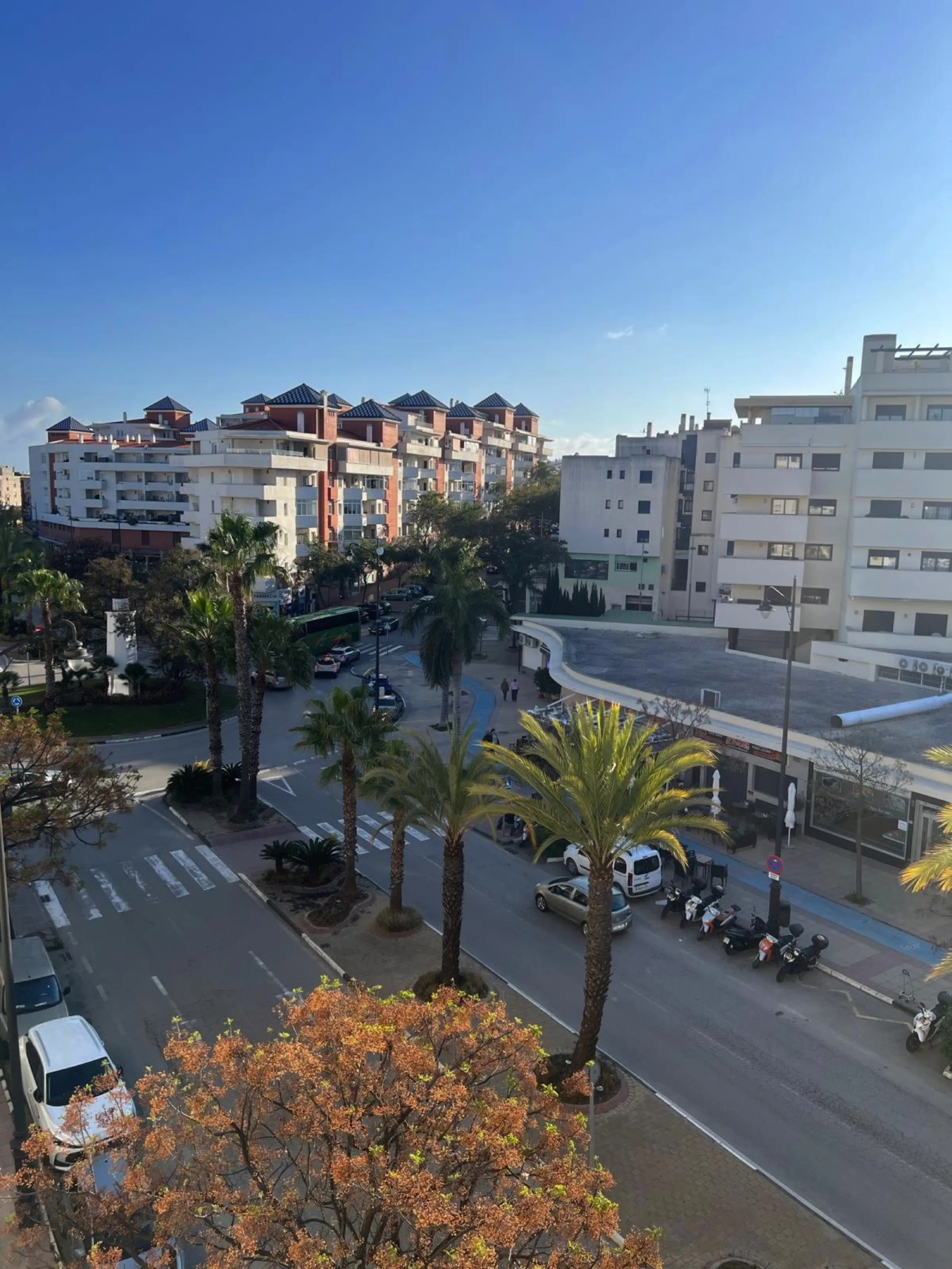Bright 2-Bedroom Apartment with Terrace, Garage & Storage – Huerta Nueva, Estepona