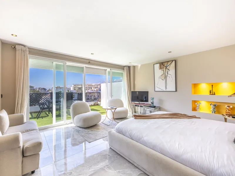 Luxury Duplex Penthouse in the Heart of Puerto Banús
