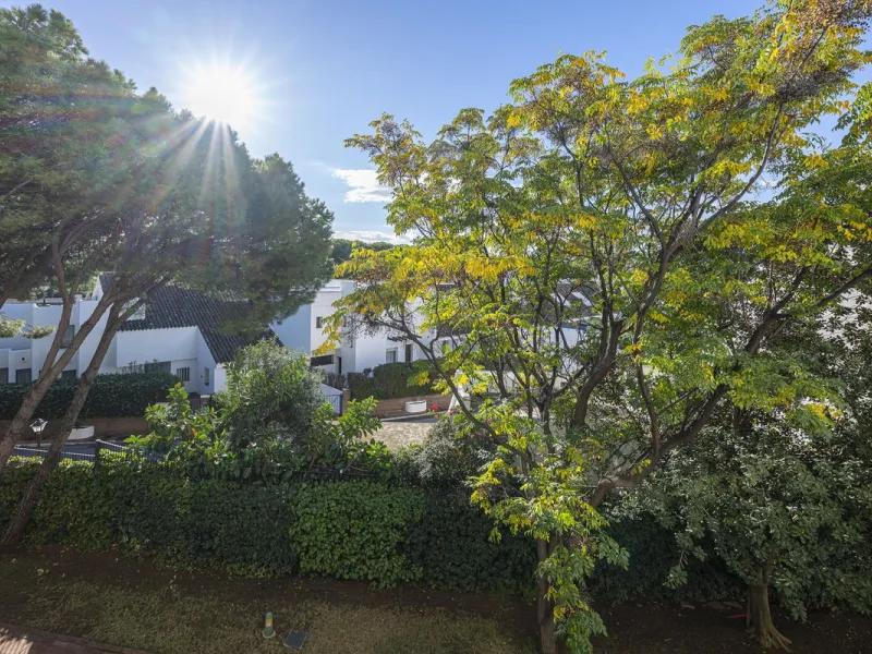 Two-bedroom, two-bathroom flat with a spacious living/dining room opening onto a large terrace. Kitchen plus utility room. One parking space included in the price.