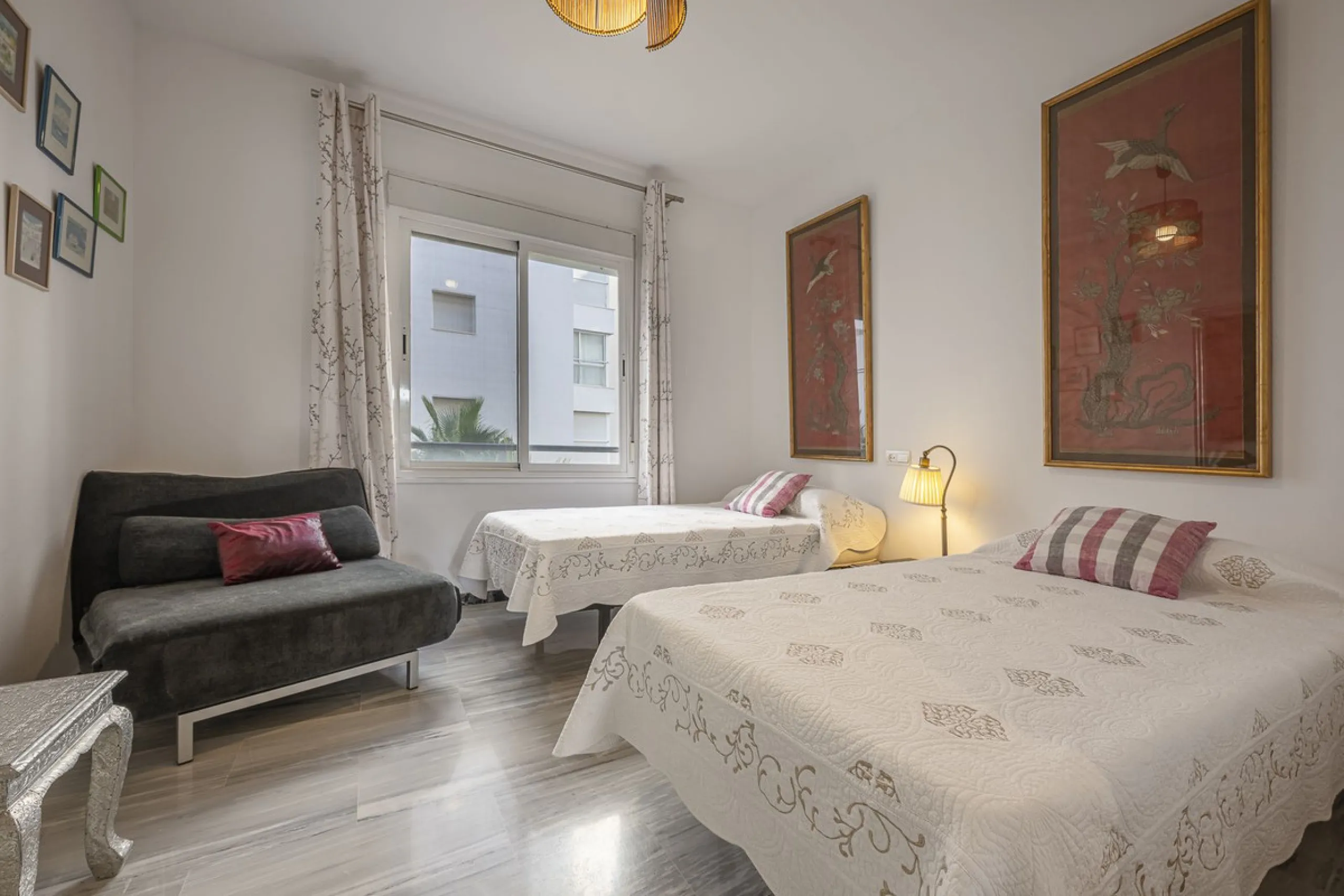 Two-bedroom, two-bathroom flat with a spacious living/dining room opening onto a large terrace. Kitchen plus utility room. One parking space included in the price.