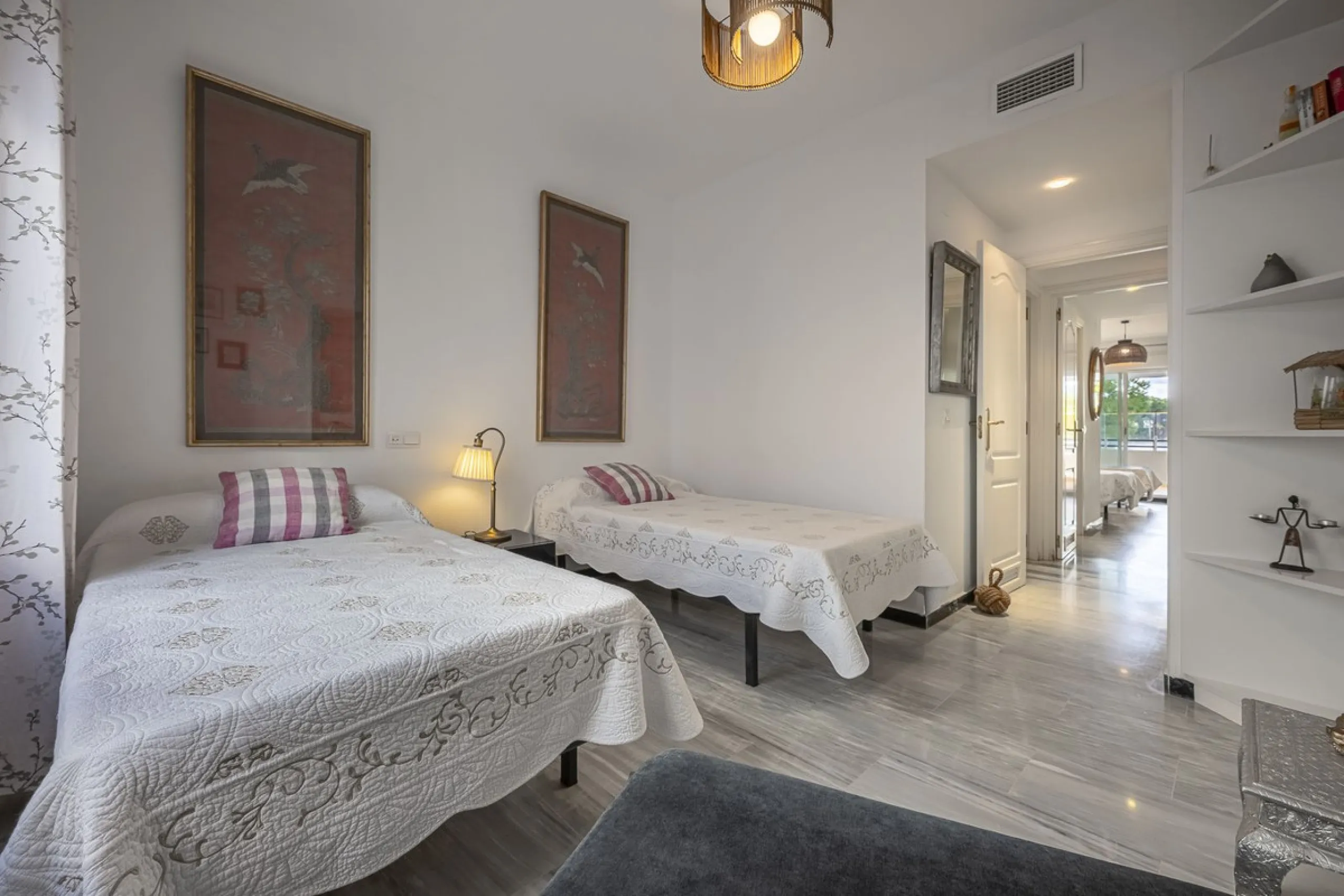 Two-bedroom, two-bathroom flat with a spacious living/dining room opening onto a large terrace. Kitchen plus utility room. One parking space included in the price.