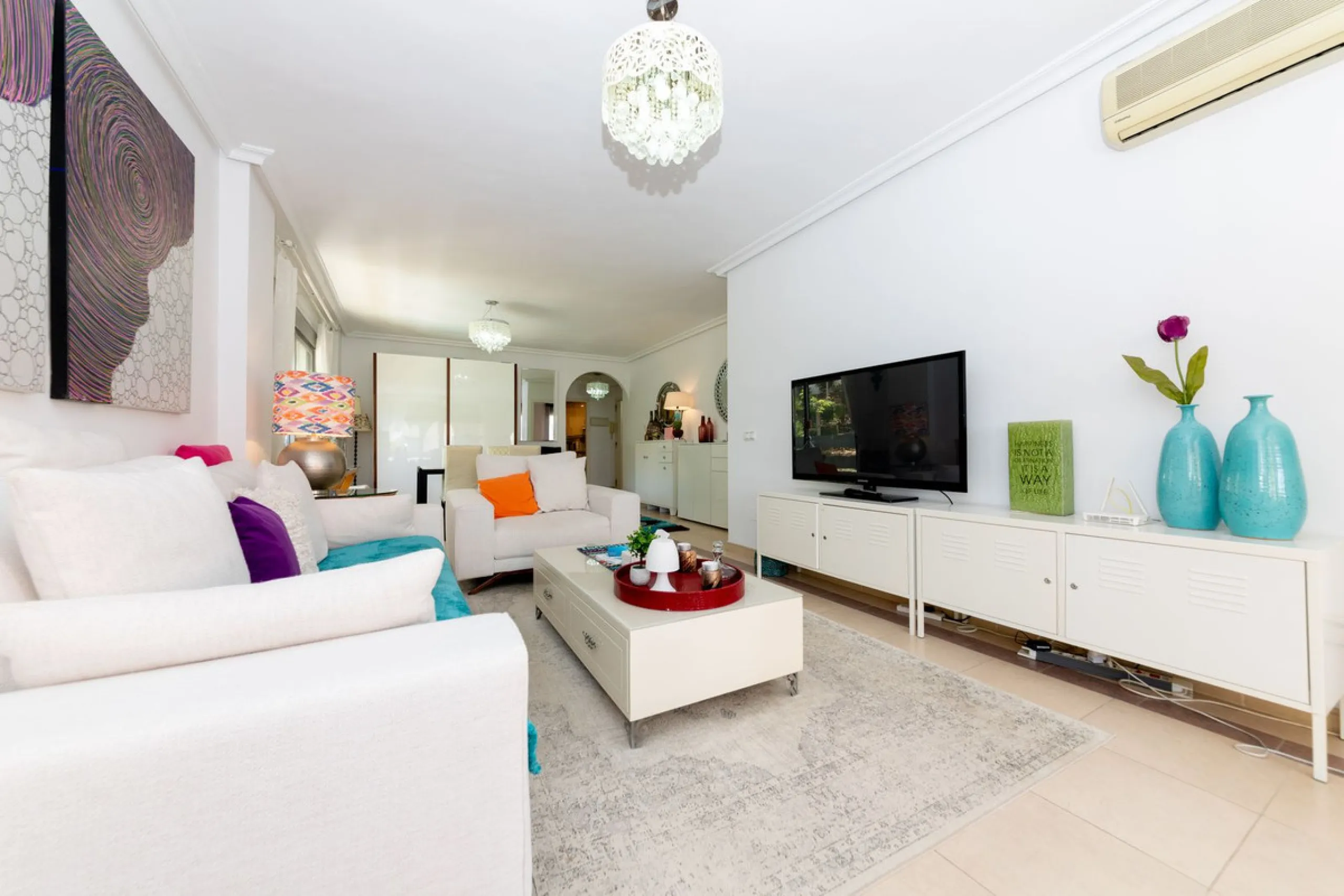 Apartment - Middle Floor Apartment в продаже в Marbella, Málaga. В доме 2 спален и 2 ванных комнат. Площадь дома 110 м²