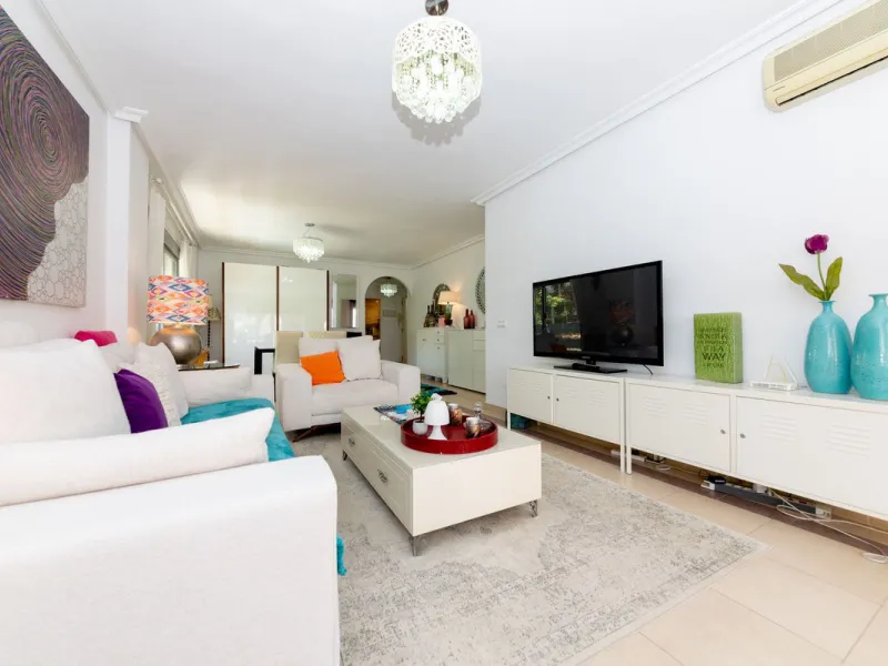 Apartment - Middle Floor Apartment в продаже в Marbella, Málaga. В доме 2 спален и 2 ванных комнат. Площадь дома 110 м²