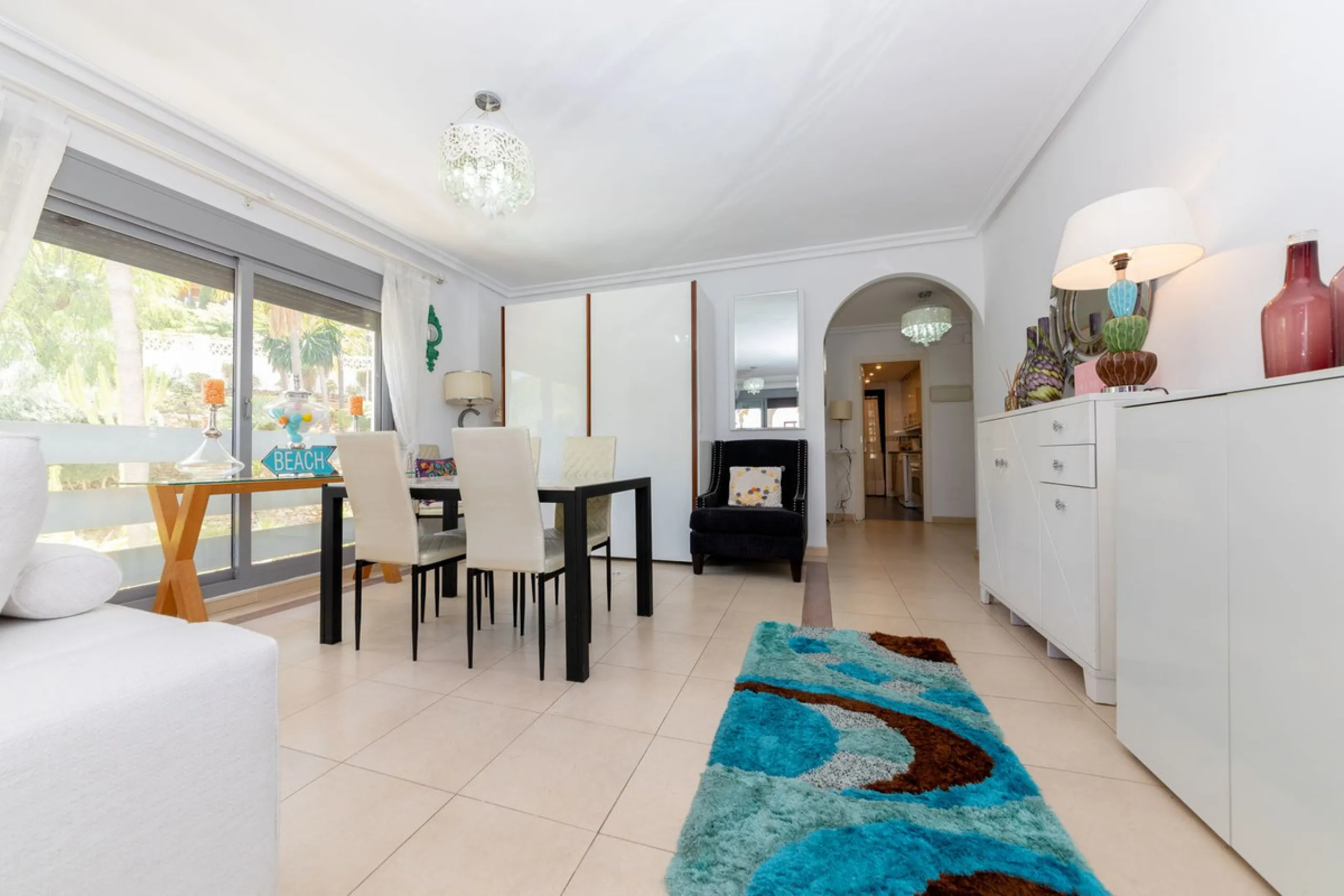 Apartment - Middle Floor Apartment в продаже в Marbella, Málaga. В доме 2 спален и 2 ванных комнат. Площадь дома 110 м²