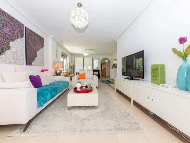 Apartment - Middle Floor Apartment в продаже в Marbella, Málaga. В доме 2 спален и 2 ванных комнат. Площадь дома 110 м²
