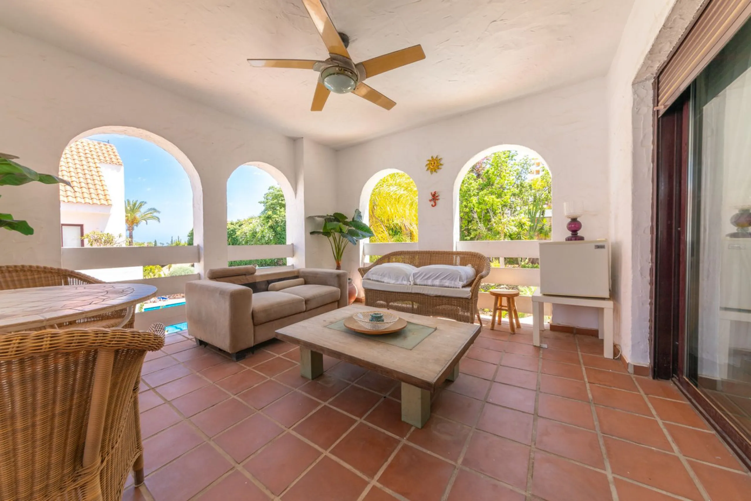 Apartment - Middle Floor Apartment в продаже в Marbella, Málaga. В доме 2 спален и 2 ванных комнат. Площадь дома 110 м²