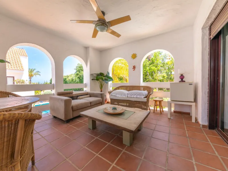 Apartment - Middle Floor Apartment в продаже в Marbella, Málaga. В доме 2 спален и 2 ванных комнат. Площадь дома 110 м²