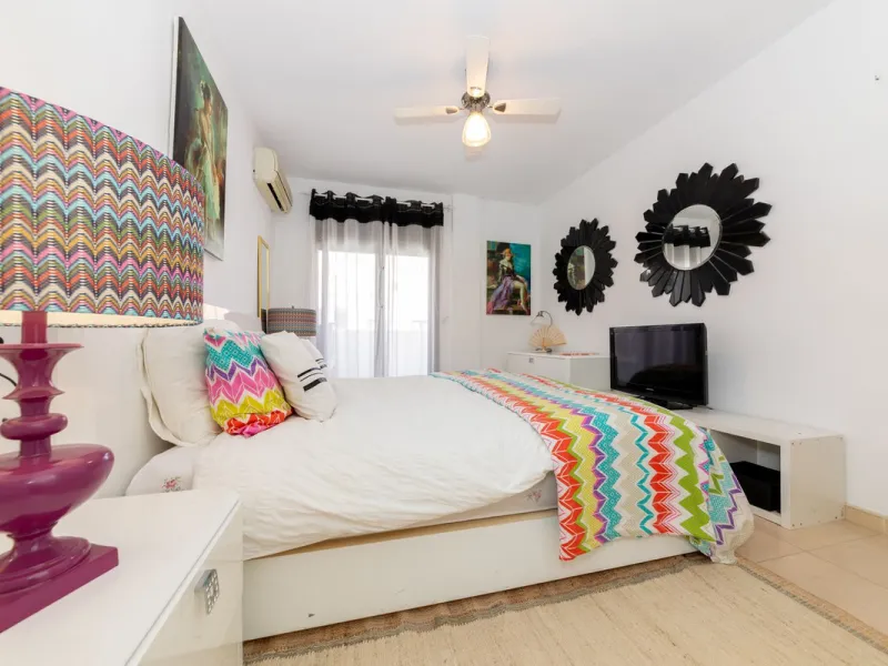 Apartment - Middle Floor Apartment в продаже в Marbella, Málaga. В доме 2 спален и 2 ванных комнат. Площадь дома 110 м²