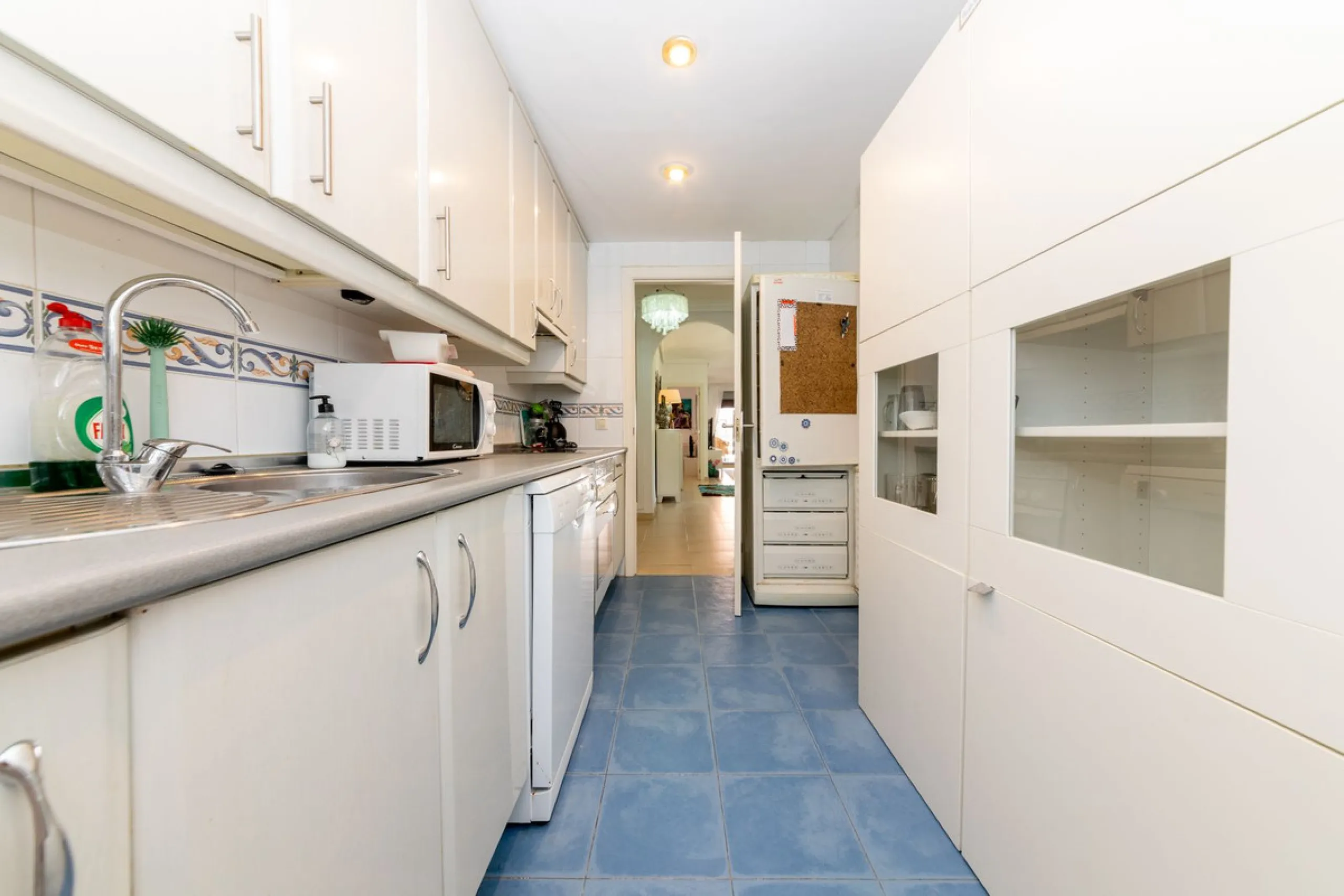 Apartment - Middle Floor Apartment в продаже в Marbella, Málaga. В доме 2 спален и 2 ванных комнат. Площадь дома 110 м²