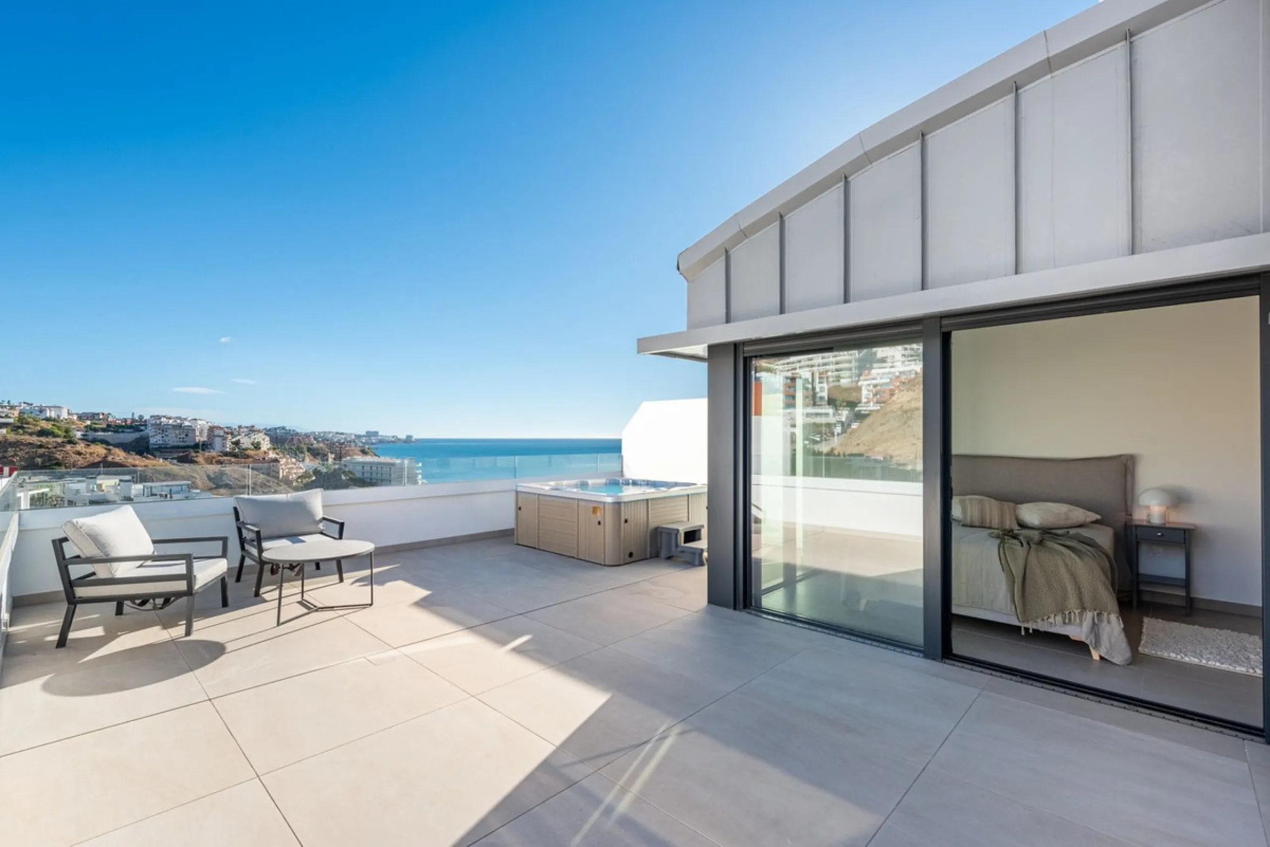 Apartment - Penthouse Duplex в продаже в Fuengirola, Málaga. В доме 2 спален и 2 ванных комнат. Площадь дома 107 м²