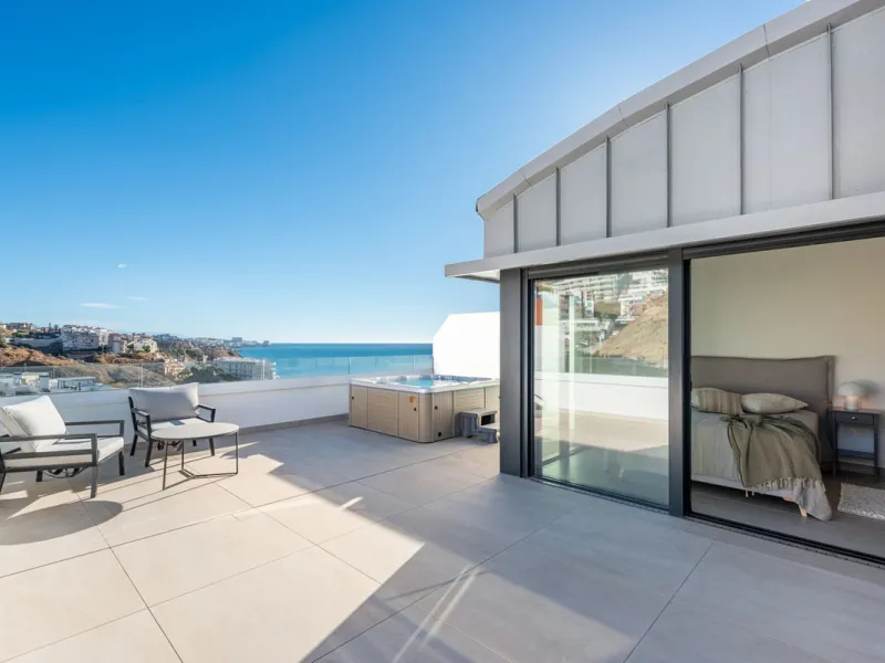 Apartment - Penthouse Duplex в продаже в Fuengirola, Málaga. В доме 2 спален и 2 ванных комнат. Площадь дома 107 м²