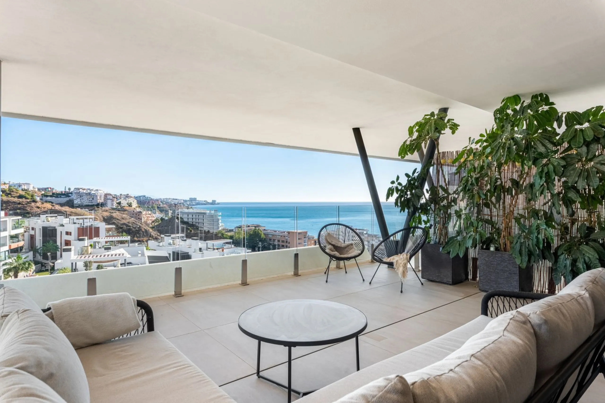 Apartment - Penthouse Duplex в продаже в Fuengirola, Málaga. В доме 2 спален и 2 ванных комнат. Площадь дома 107 м²