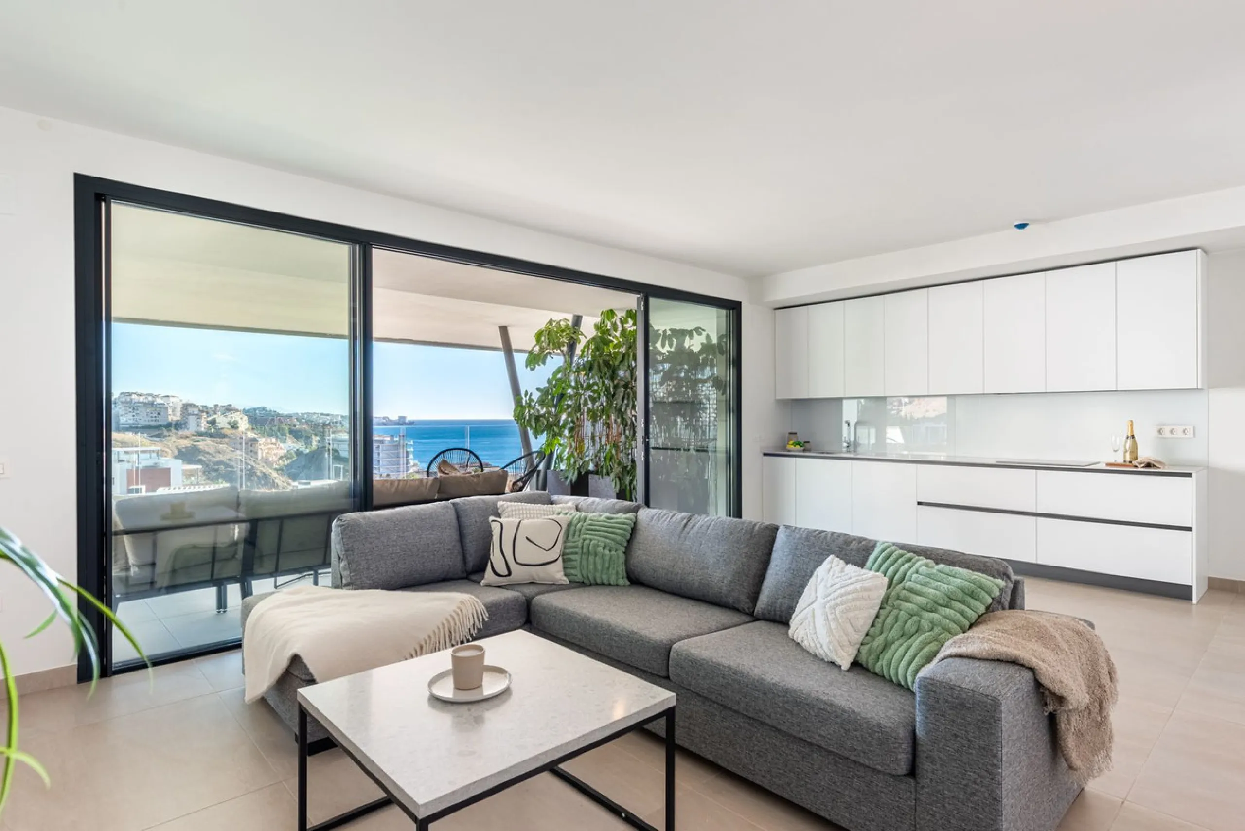 Apartment - Penthouse Duplex в продаже в Fuengirola, Málaga. В доме 2 спален и 2 ванных комнат. Площадь дома 107 м²