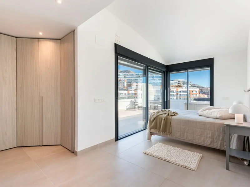 Apartment - Penthouse Duplex в продаже в Fuengirola, Málaga. В доме 2 спален и 2 ванных комнат. Площадь дома 107 м²