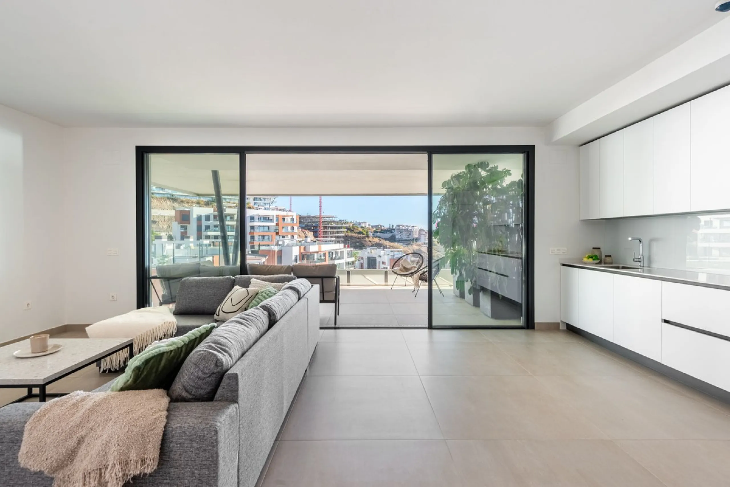 Apartment - Penthouse Duplex в продаже в Fuengirola, Málaga. В доме 2 спален и 2 ванных комнат. Площадь дома 107 м²