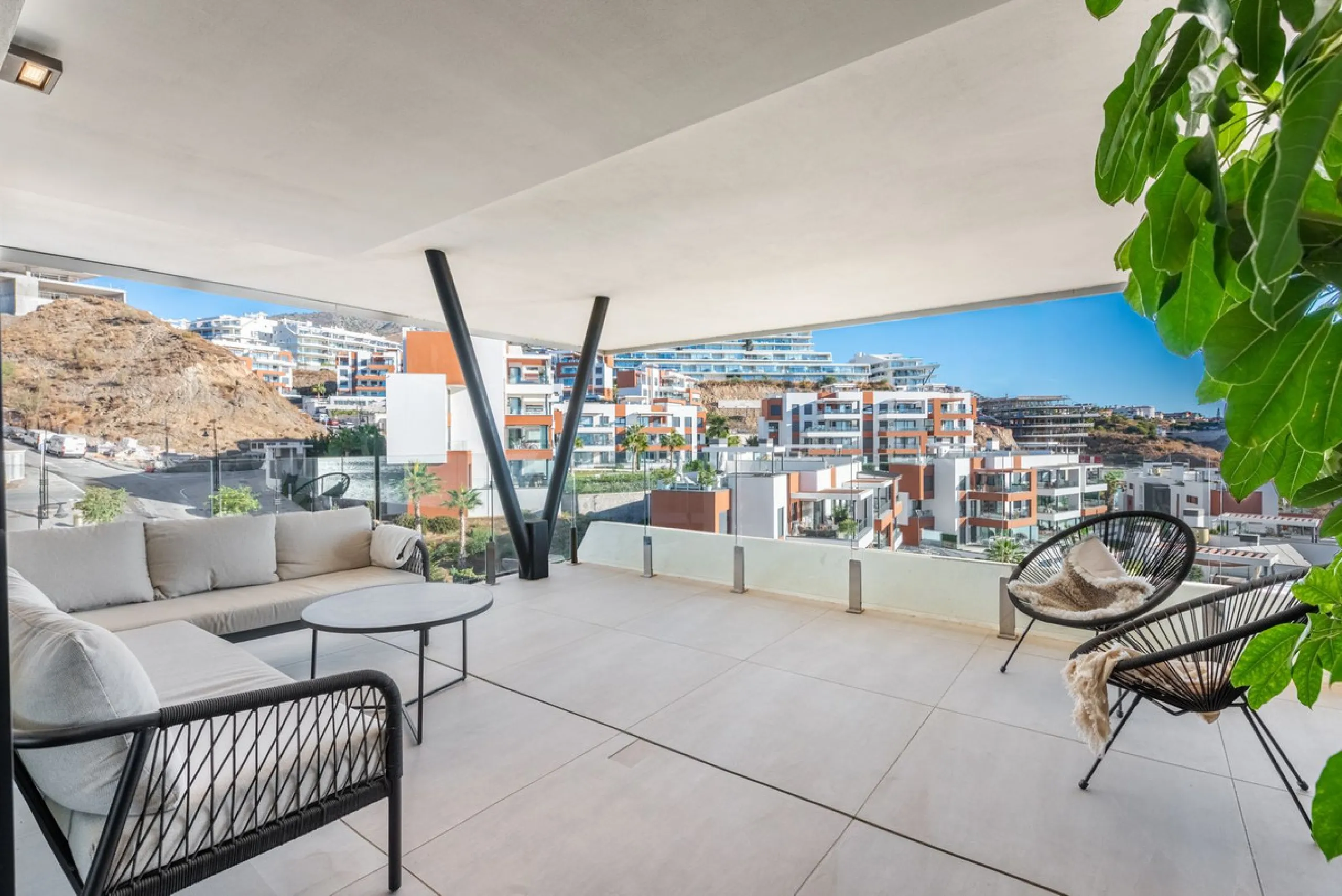 Apartment - Penthouse Duplex в продаже в Fuengirola, Málaga. В доме 2 спален и 2 ванных комнат. Площадь дома 107 м²