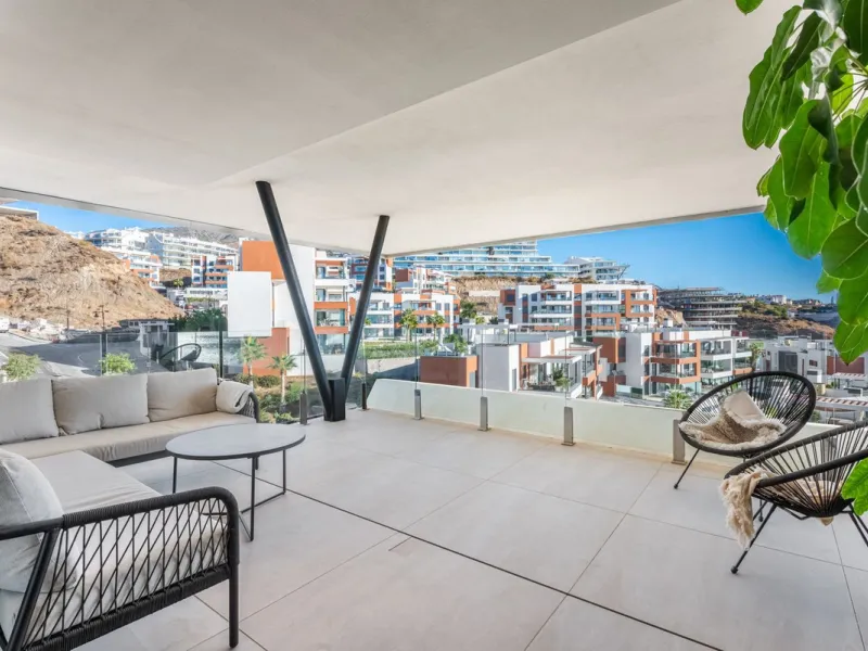Apartment - Penthouse Duplex в продаже в Fuengirola, Málaga. В доме 2 спален и 2 ванных комнат. Площадь дома 107 м²