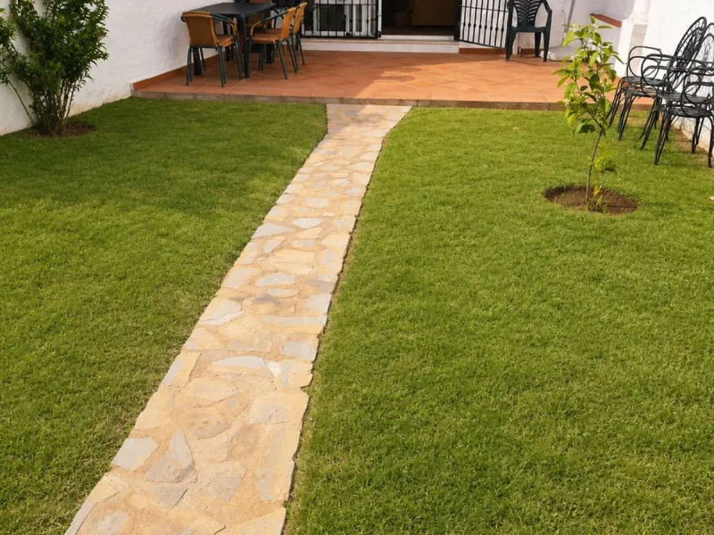 Charming Ground-Floor Apartment with Private Garden – Paraíso-Barronal, Estepona