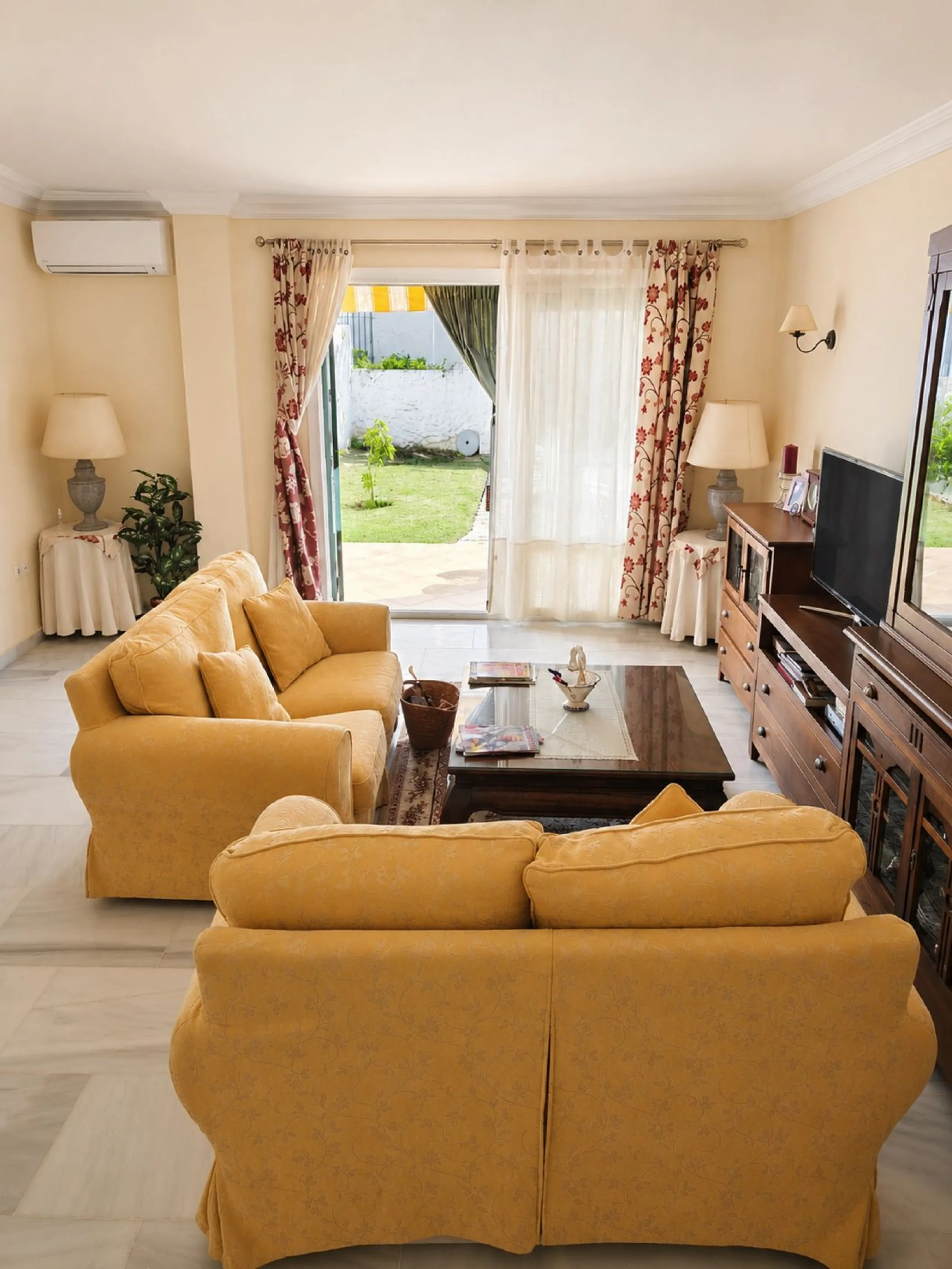 Charming Ground-Floor Apartment with Private Garden – Paraíso-Barronal, Estepona
