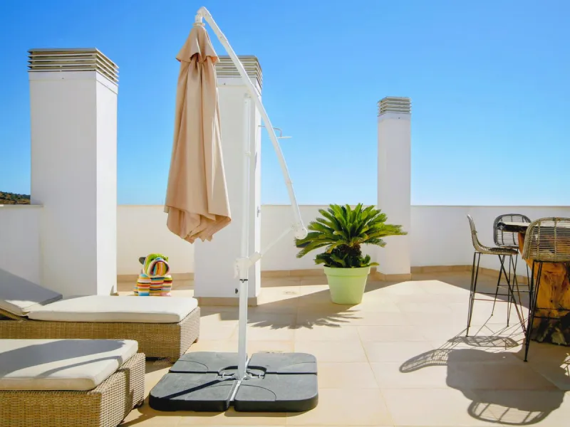 STUNNING Penthouse with panoramic, unobstructed views in the beautiful, newly built Elements gated complex in Altos de Marbella, just an 8-minute drive from alluring beaches and the Marbella arch. This glamorous southwest-oriented home boasts magnificent 
