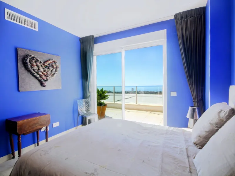 STUNNING Penthouse with panoramic, unobstructed views in the beautiful, newly built Elements gated complex in Altos de Marbella, just an 8-minute drive from alluring beaches and the Marbella arch. This glamorous southwest-oriented home boasts magnificent 