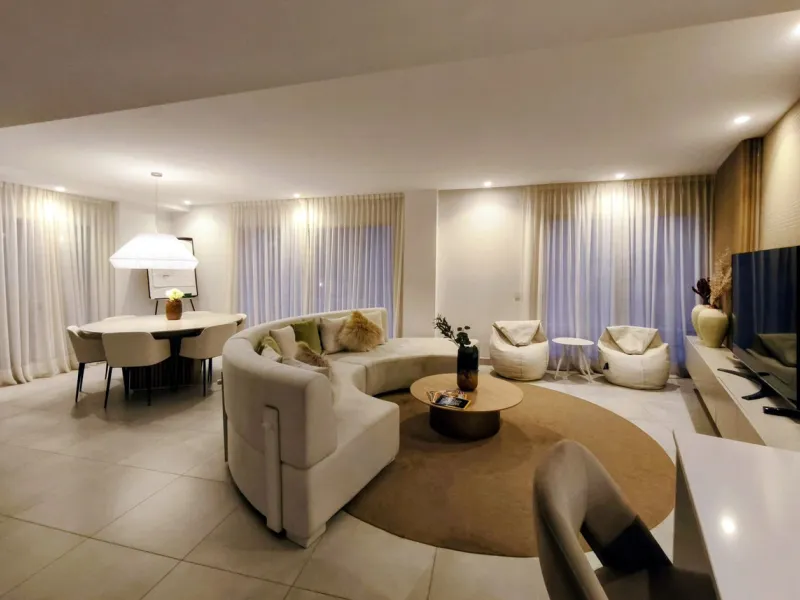 STUNNING Penthouse with panoramic, unobstructed views in the beautiful, newly built Elements gated complex in Altos de Marbella, just an 8-minute drive from alluring beaches and the Marbella arch. This glamorous southwest-oriented home boasts magnificent 