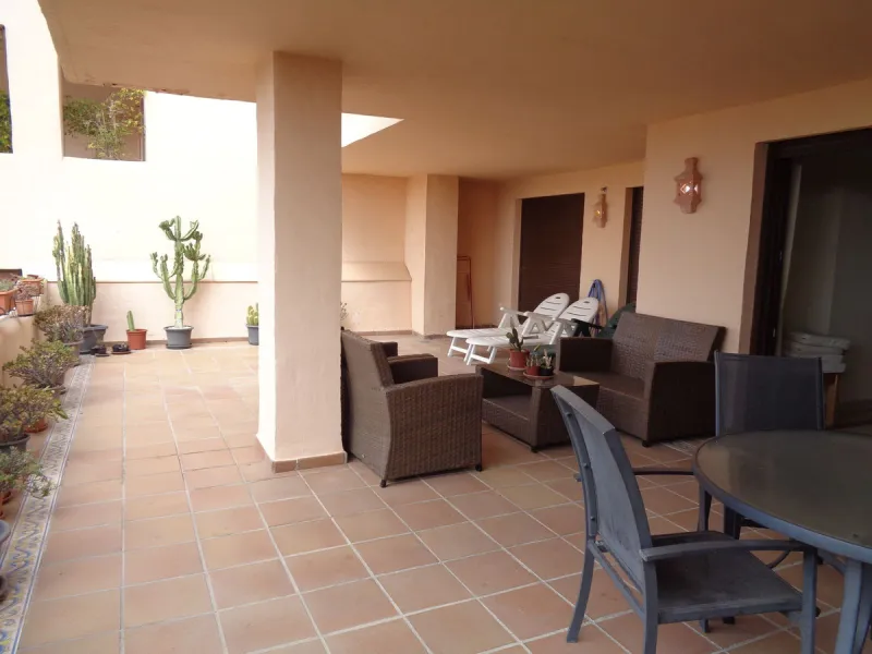 Fantastic opportunity to own a property in the luxurious Las Lomas del Conde Luque with its beautiful manicured gardens , huge outdoor pool, heated indoor pool, Sauna, Gymnasium and Jacuzzi. The property is south facing with a amazing 60m2 terrace with so