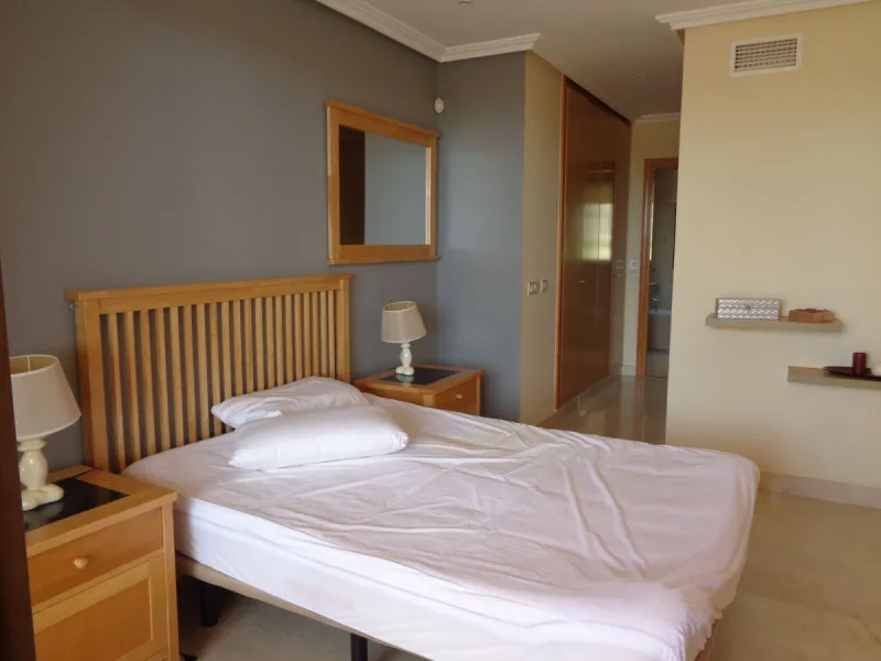 Fantastic opportunity to own a property in the luxurious Las Lomas del Conde Luque with its beautiful manicured gardens , huge outdoor pool, heated indoor pool, Sauna, Gymnasium and Jacuzzi. The property is south facing with a amazing 60m2 terrace with so