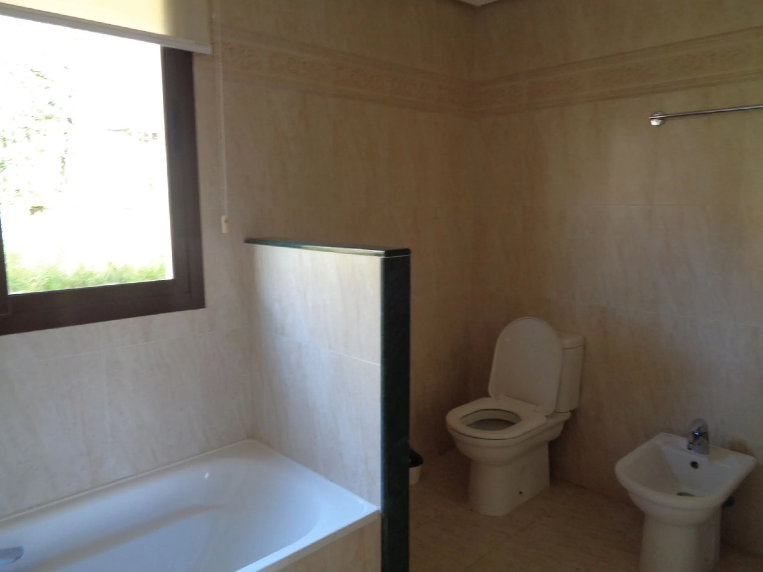 Fantastic opportunity to own a property in the luxurious Las Lomas del Conde Luque with its beautiful manicured gardens , huge outdoor pool, heated indoor pool, Sauna, Gymnasium and Jacuzzi. The property is south facing with a amazing 60m2 terrace with so