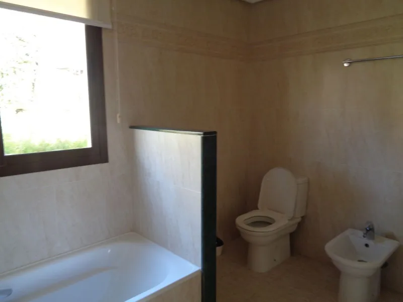Fantastic opportunity to own a property in the luxurious Las Lomas del Conde Luque with its beautiful manicured gardens , huge outdoor pool, heated indoor pool, Sauna, Gymnasium and Jacuzzi. The property is south facing with a amazing 60m2 terrace with so