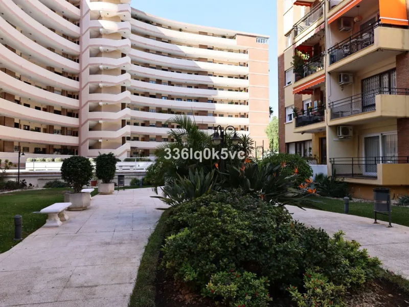 Apartment - Middle Floor Apartment в продаже в Marbella, Málaga. В доме 2 спален и 1 ванных комнат. Площадь дома 90 м²