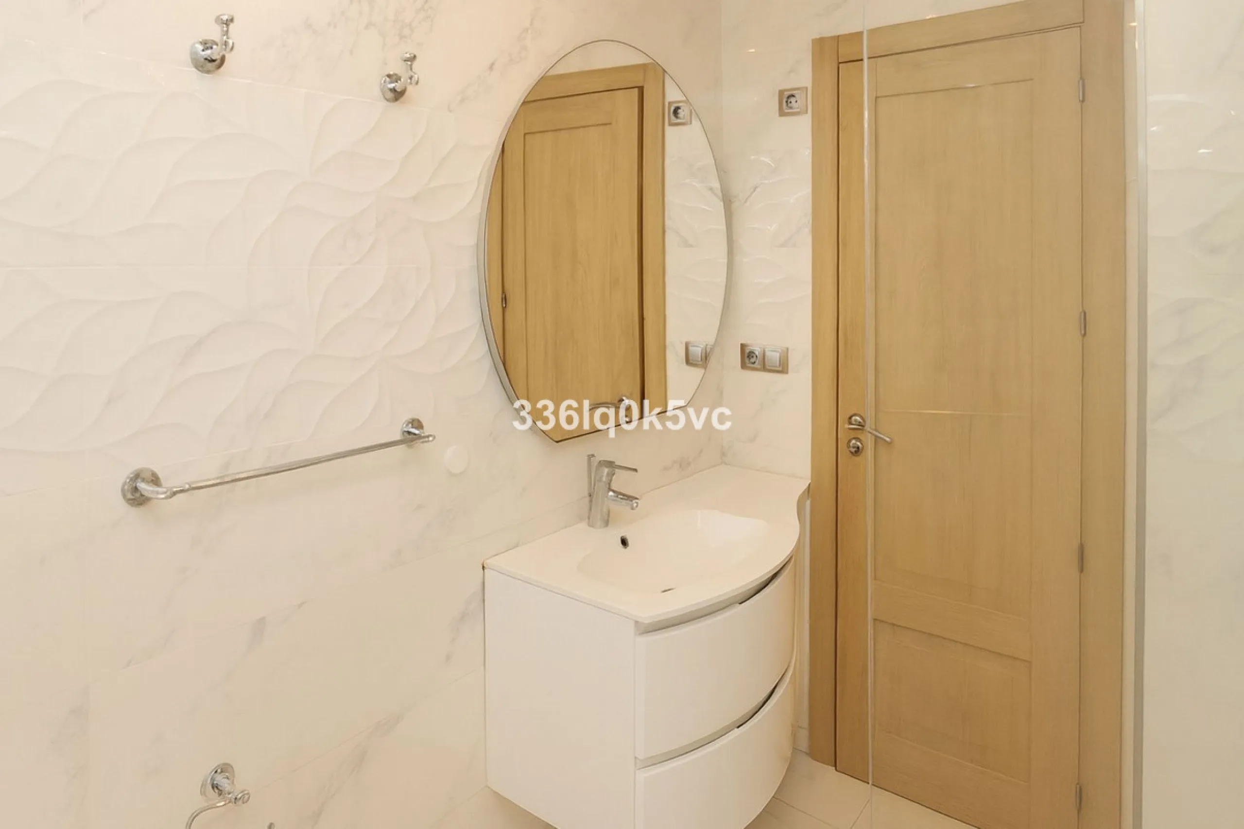 Apartment - Middle Floor Apartment в продаже в Marbella, Málaga. В доме 2 спален и 1 ванных комнат. Площадь дома 90 м²