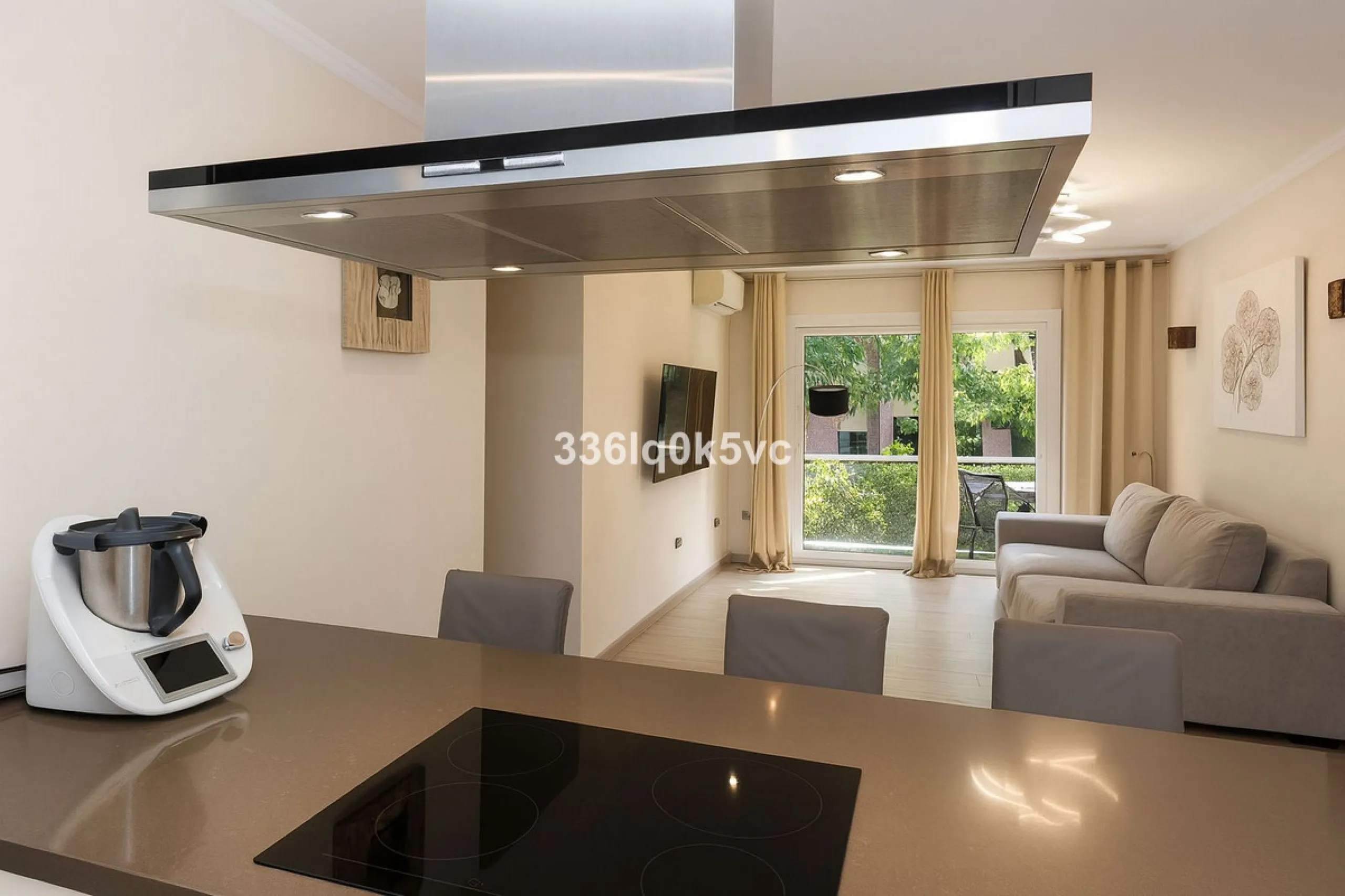 Apartment - Middle Floor Apartment в продаже в Marbella, Málaga. В доме 2 спален и 1 ванных комнат. Площадь дома 90 м²