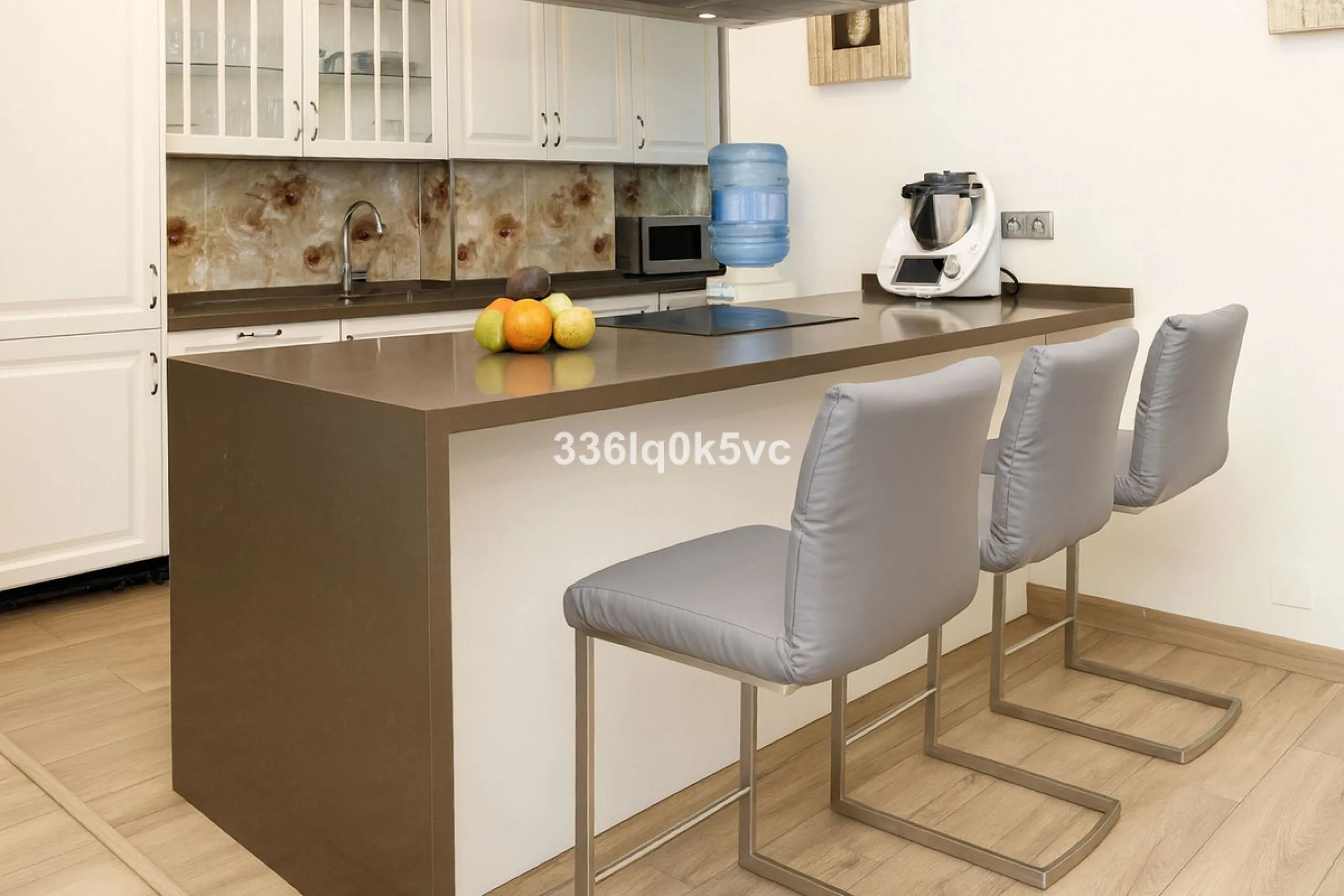 Apartment - Middle Floor Apartment в продаже в Marbella, Málaga. В доме 2 спален и 1 ванных комнат. Площадь дома 90 м²