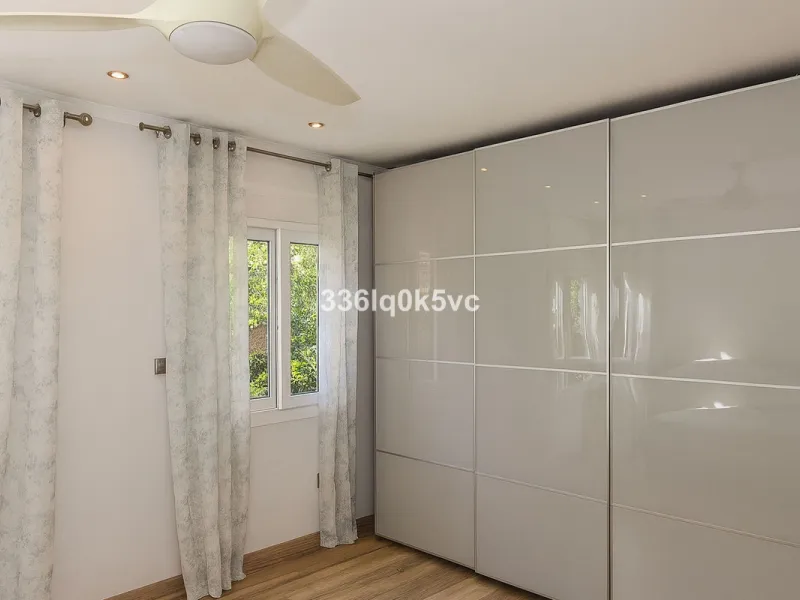 Apartment - Middle Floor Apartment в продаже в Marbella, Málaga. В доме 2 спален и 1 ванных комнат. Площадь дома 90 м²