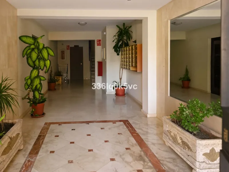 Apartment - Middle Floor Apartment в продаже в Marbella, Málaga. В доме 2 спален и 1 ванных комнат. Площадь дома 90 м²