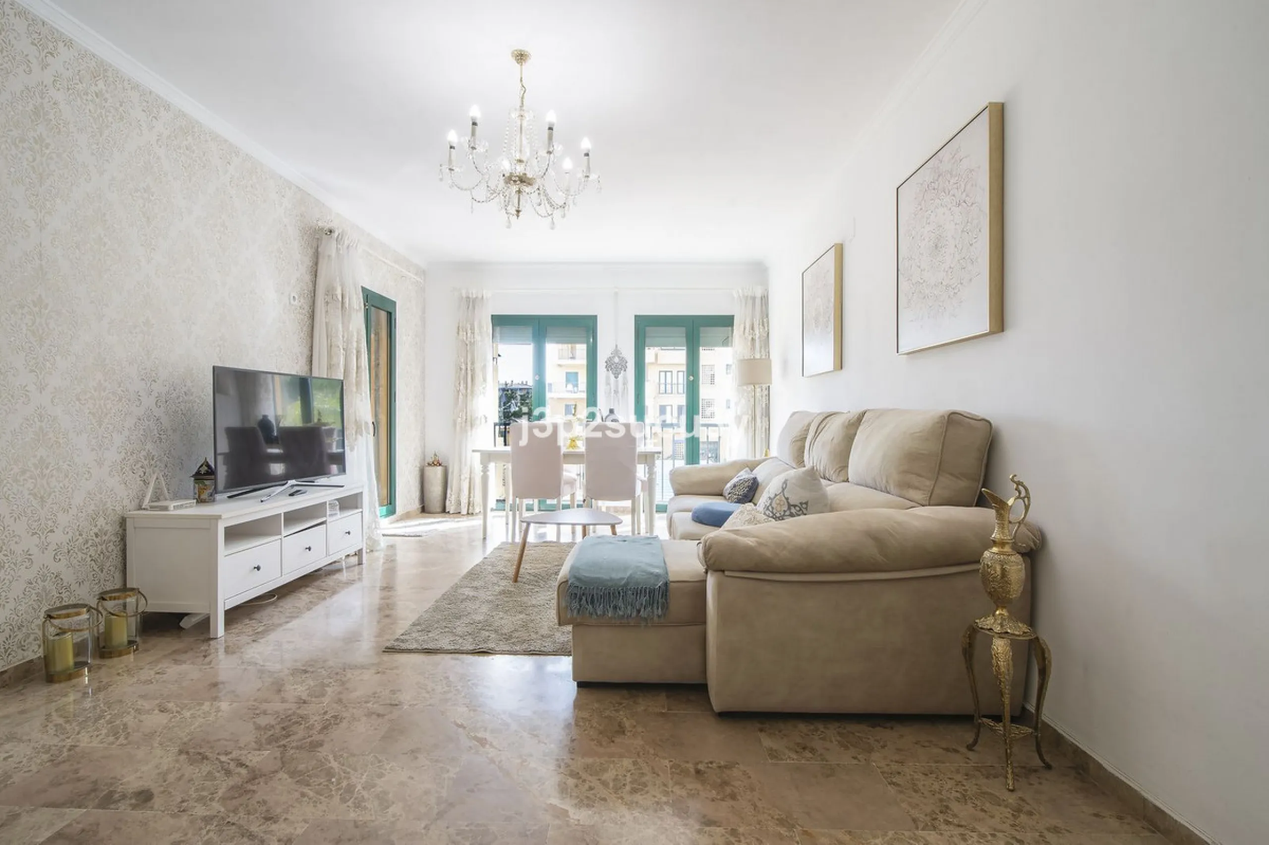 San Pedro de Alcántara: 'Los Almendros', a gated complex that combines elegance, security and quality of life.