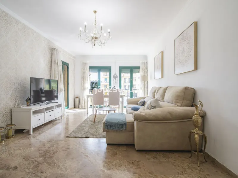 San Pedro de Alcántara: 'Los Almendros', a gated complex that combines elegance, security and quality of life.