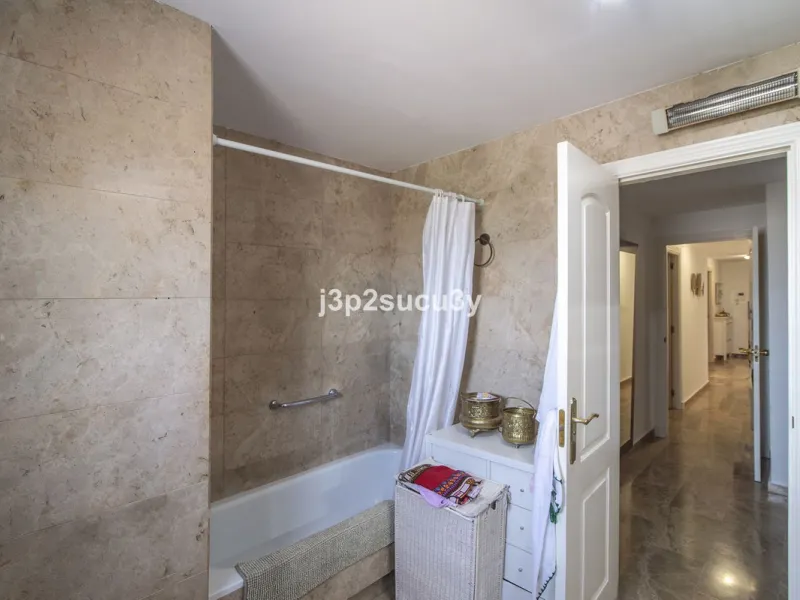 San Pedro de Alcántara: 'Los Almendros', a gated complex that combines elegance, security and quality of life.