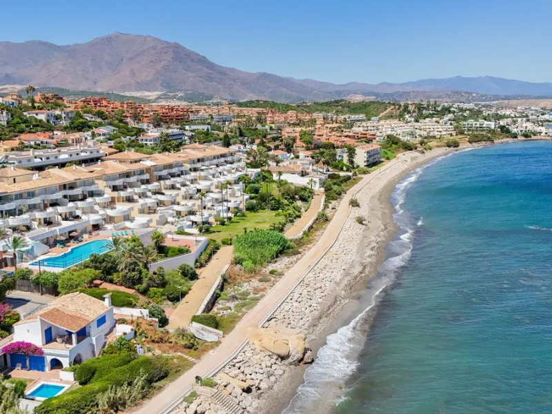 Unique beachfront opportunity located in the sought-after area of Buenas Noches, Estepona, this frontline beach apartment offers direct access to the Mediterranean and uninterrupted panoramic sea views. The property features two spacious bedrooms and two 