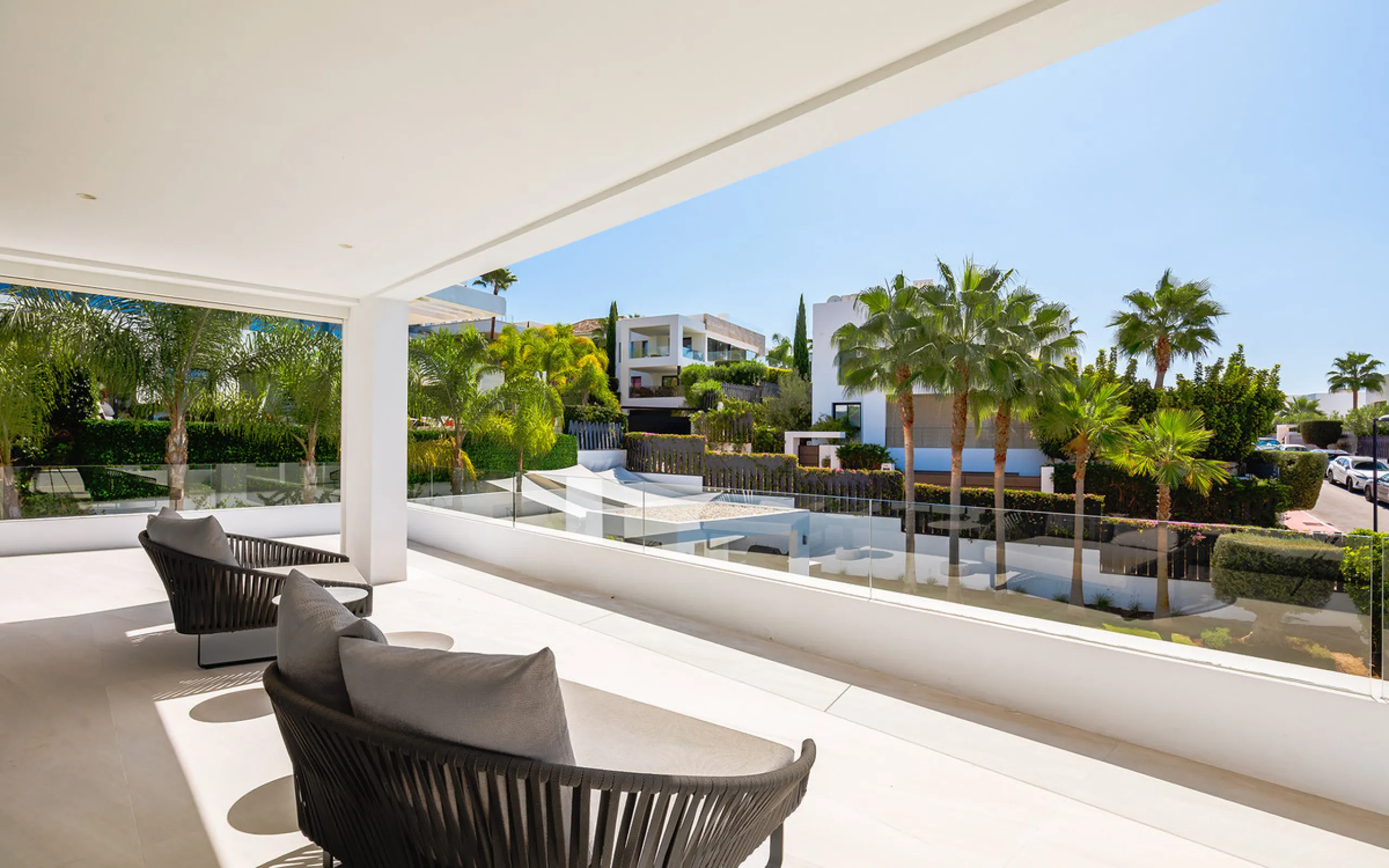 House - Detached Villa в продаже в Marbella, Málaga. В доме 7 спален и 6 ванных комнат. Площадь дома 913 м². Площадь участка 1070 м²