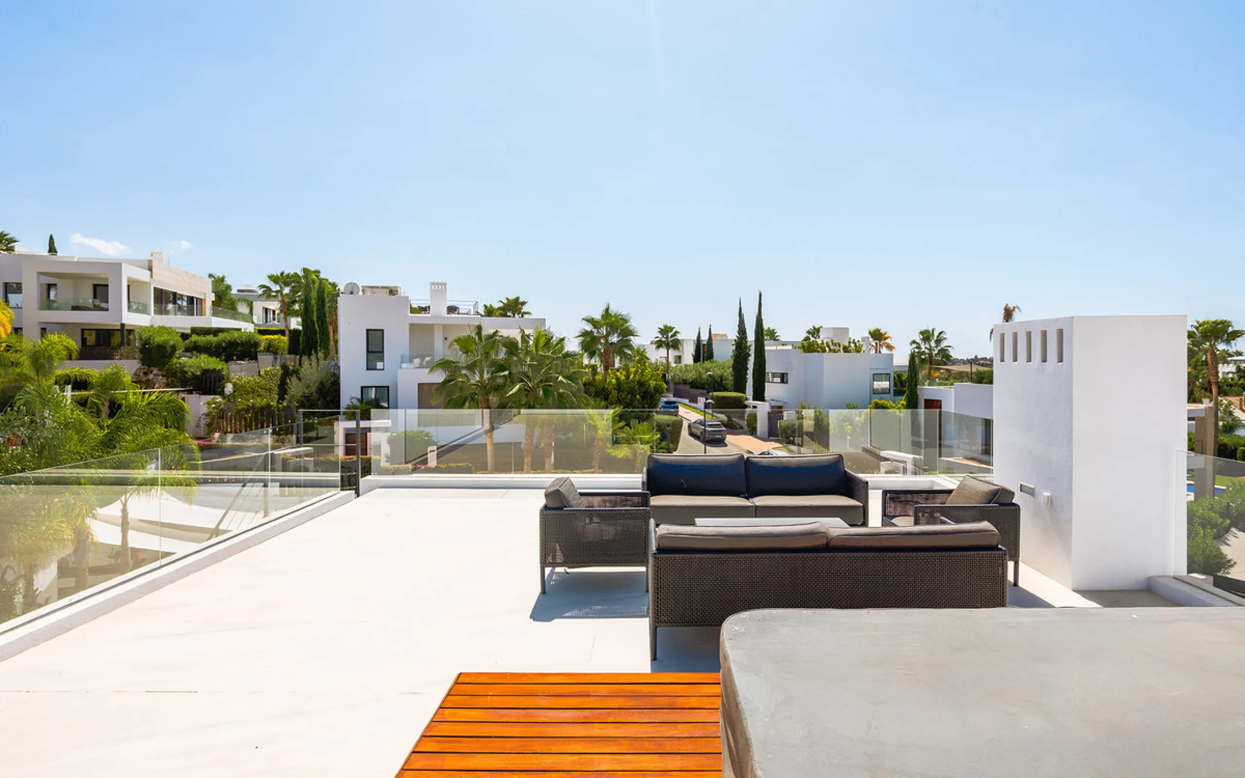 House - Detached Villa в продаже в Marbella, Málaga. В доме 7 спален и 6 ванных комнат. Площадь дома 913 м². Площадь участка 1070 м²