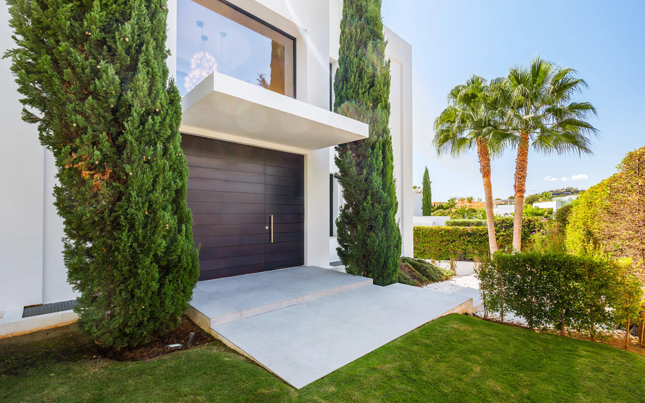 House - Detached Villa в продаже в Marbella, Málaga. В доме 7 спален и 6 ванных комнат. Площадь дома 913 м². Площадь участка 1070 м²