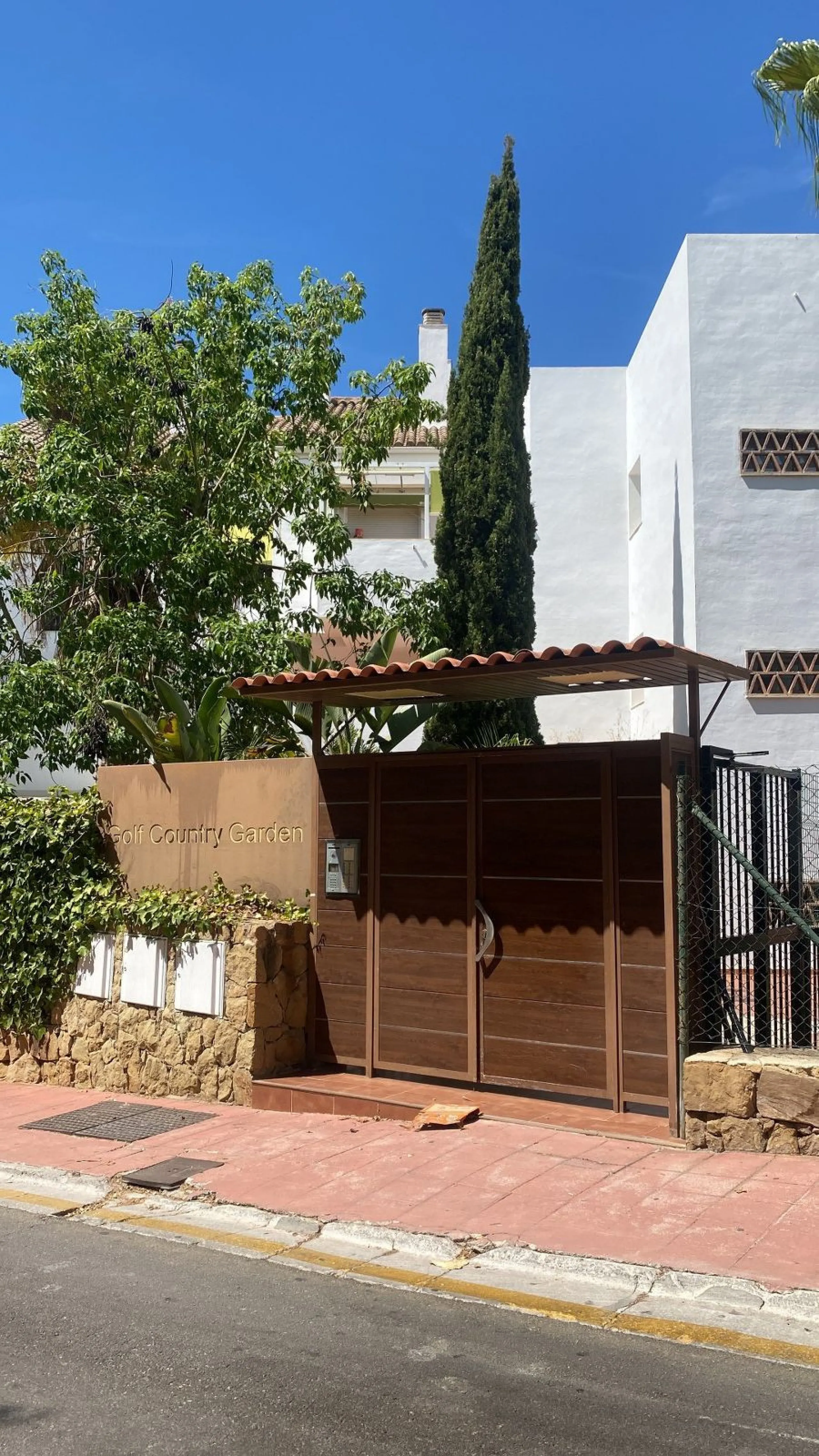 Huge price reduction! Excellent 3/4 Bedroom Duplex Penthouse with Solarium in Torrequebrada, Benalmadena! NOW €488,000!