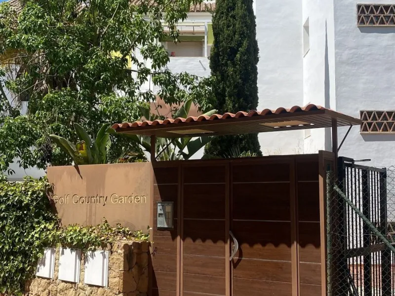 Huge price reduction! Excellent 3/4 Bedroom Duplex Penthouse with Solarium in Torrequebrada, Benalmadena! NOW €488,000!