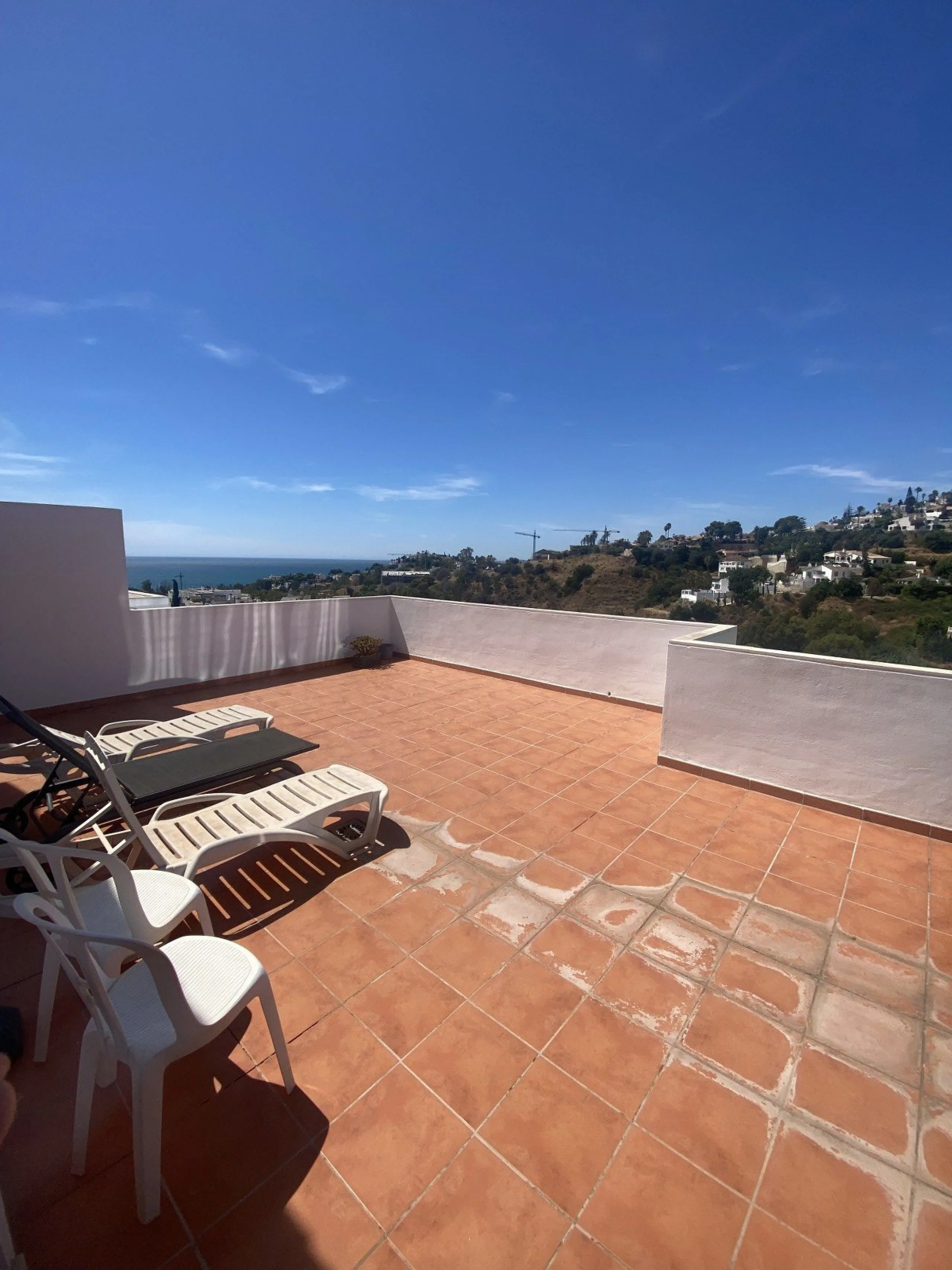 Huge price reduction! Excellent 3/4 Bedroom Duplex Penthouse with Solarium in Torrequebrada, Benalmadena! NOW €488,000!