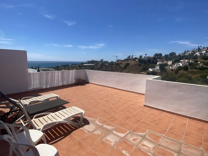 Huge price reduction! Excellent 3/4 Bedroom Duplex Penthouse with Solarium in Torrequebrada, Benalmadena! NOW €488,000!