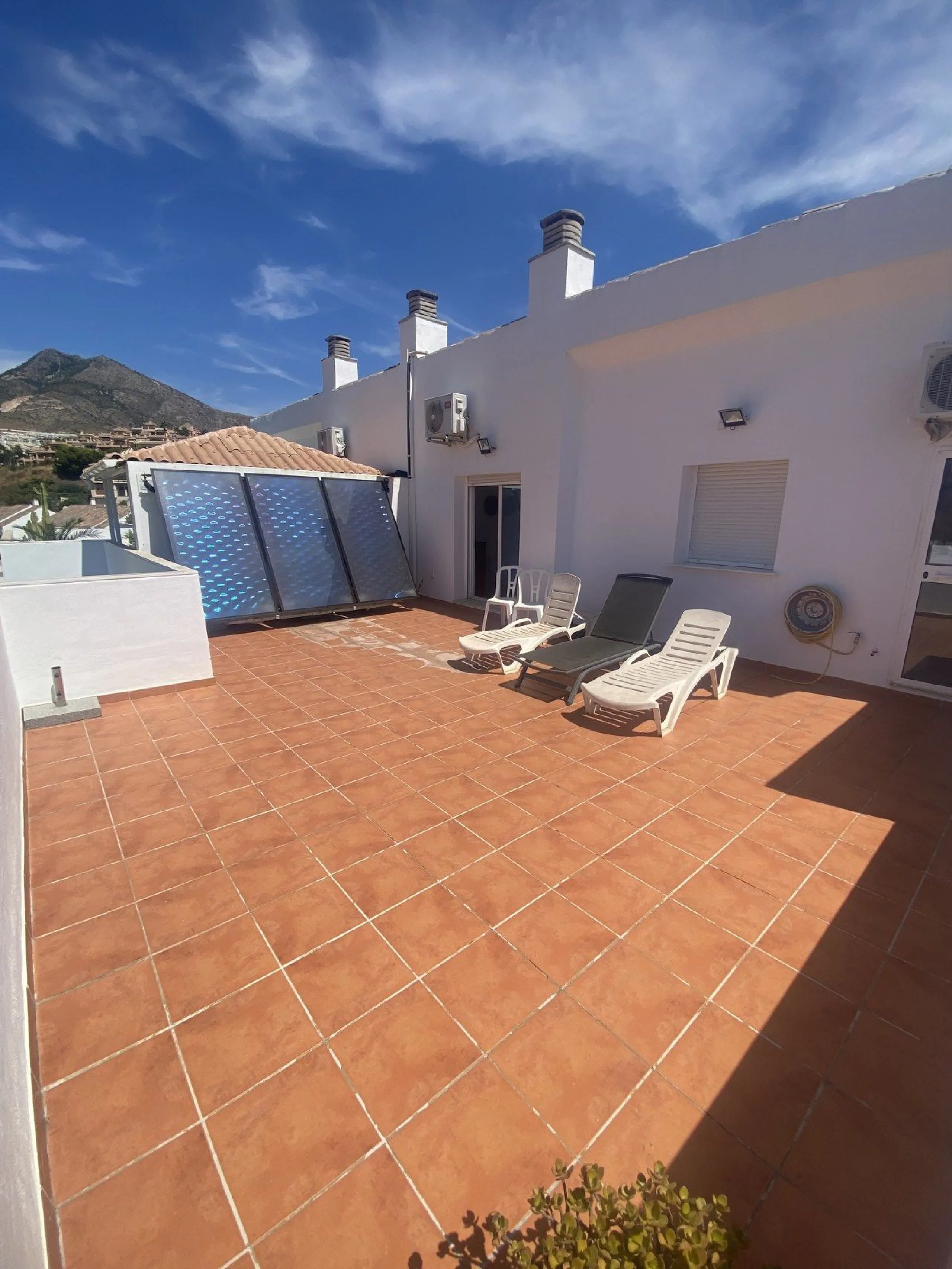 Huge price reduction! Excellent 3/4 Bedroom Duplex Penthouse with Solarium in Torrequebrada, Benalmadena! NOW €488,000!